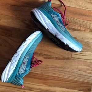 HOKA ONE ONE SNEAKER